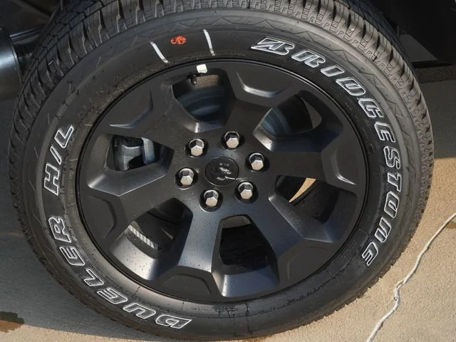 New 2026 Bright White Clear-Coat Exterior Paint RAM Big Horn/Lone Star image 12
