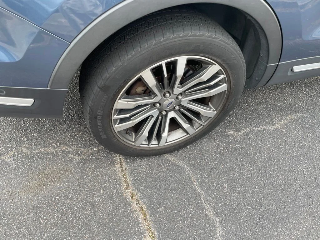 Used 2018 Blue Ford Platinum image 9