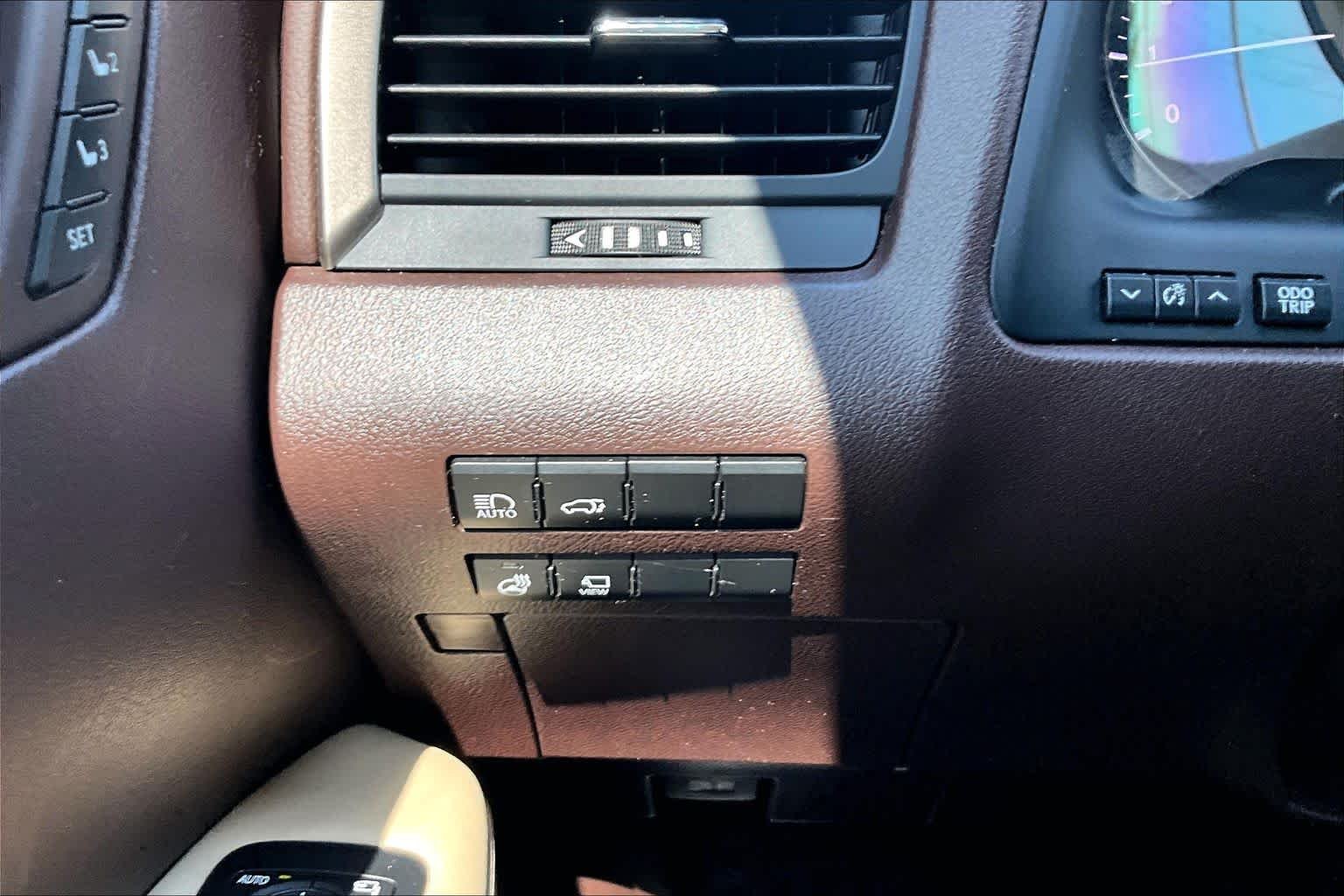 Used 2020 Obsidian Lexus  image 34