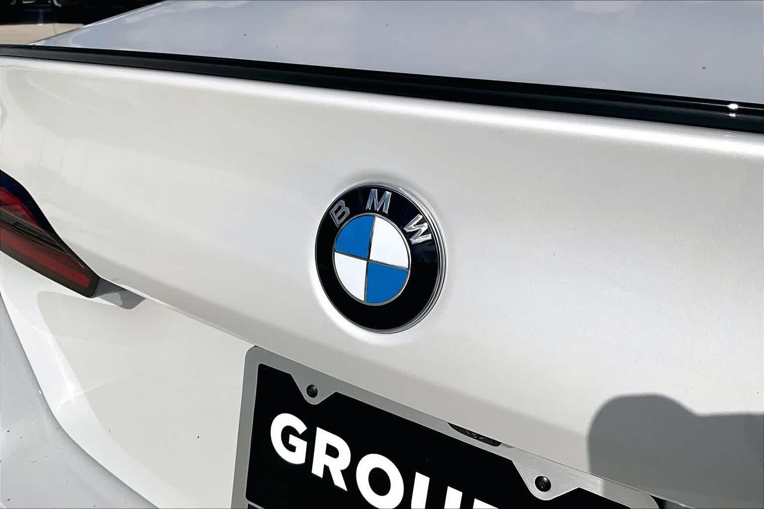 Used 2027 Mineral White Metallic BMW 540i xDrive image 29