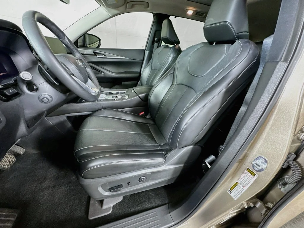 Certified Used 2022 Silver INFINITI LUXE image 27