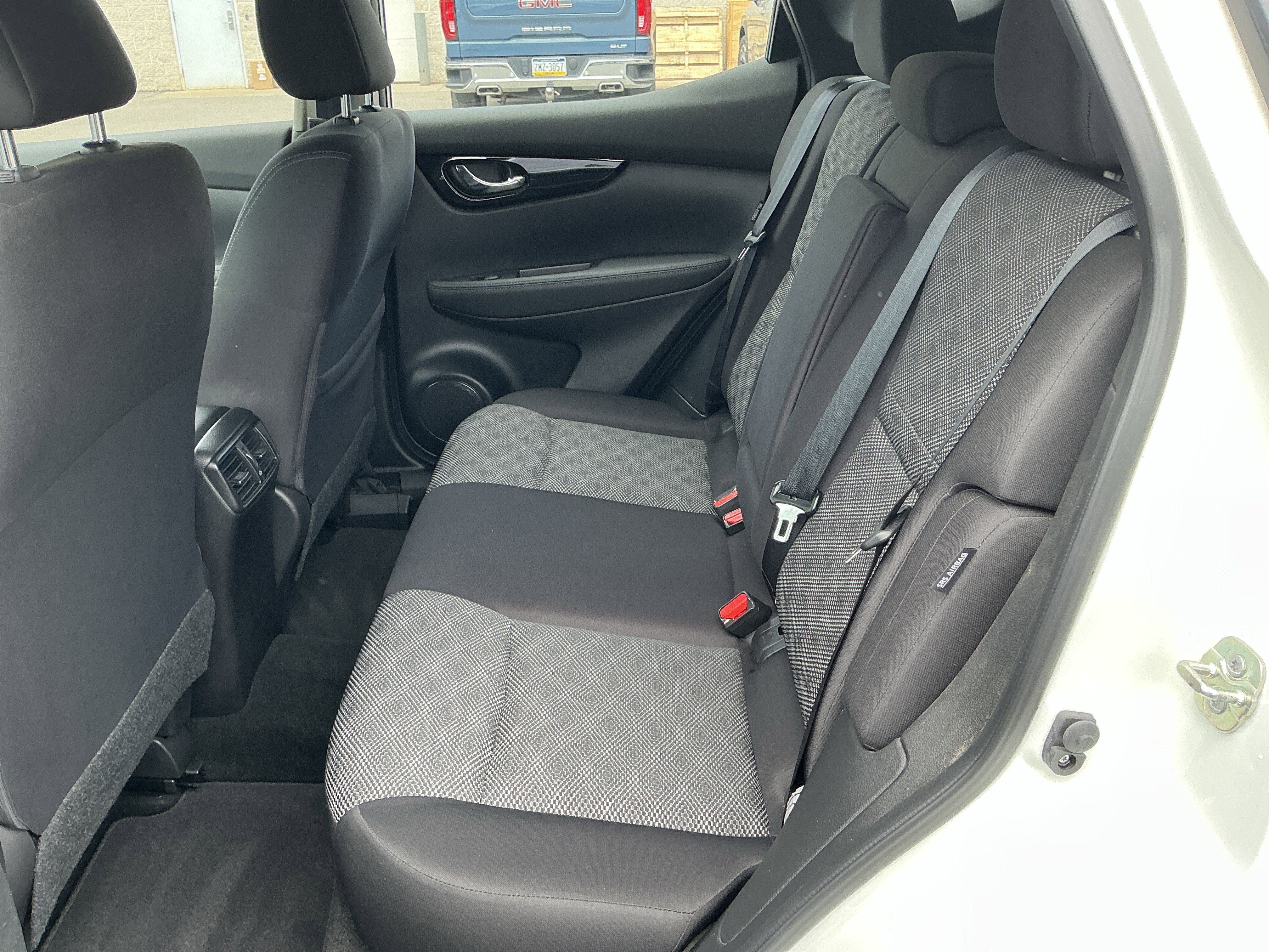 Used 2022 Pearl White Tricoat Nissan SV image 16