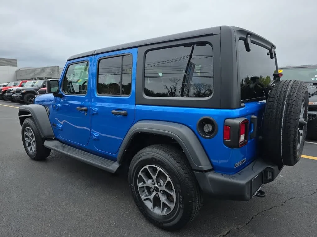 Used 2024 Hydro Blue Pearlcoat Jeep Sport S image 14