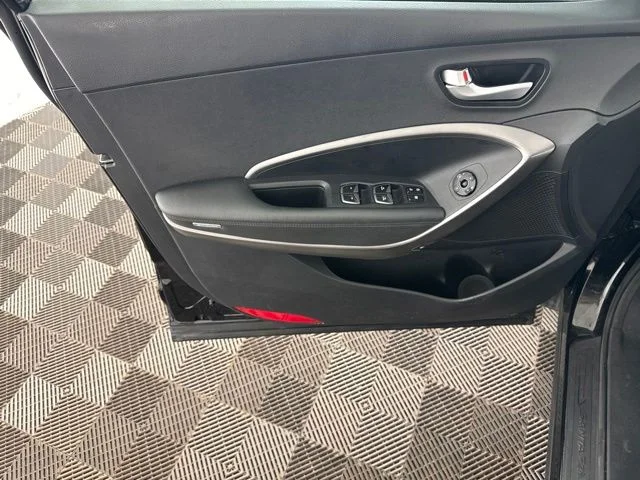 Used 2015 Black Hyundai GLS image 18
