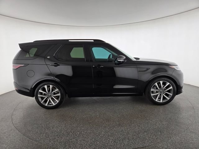 Used 2025 Black Land Rover Dynamic SE image 6