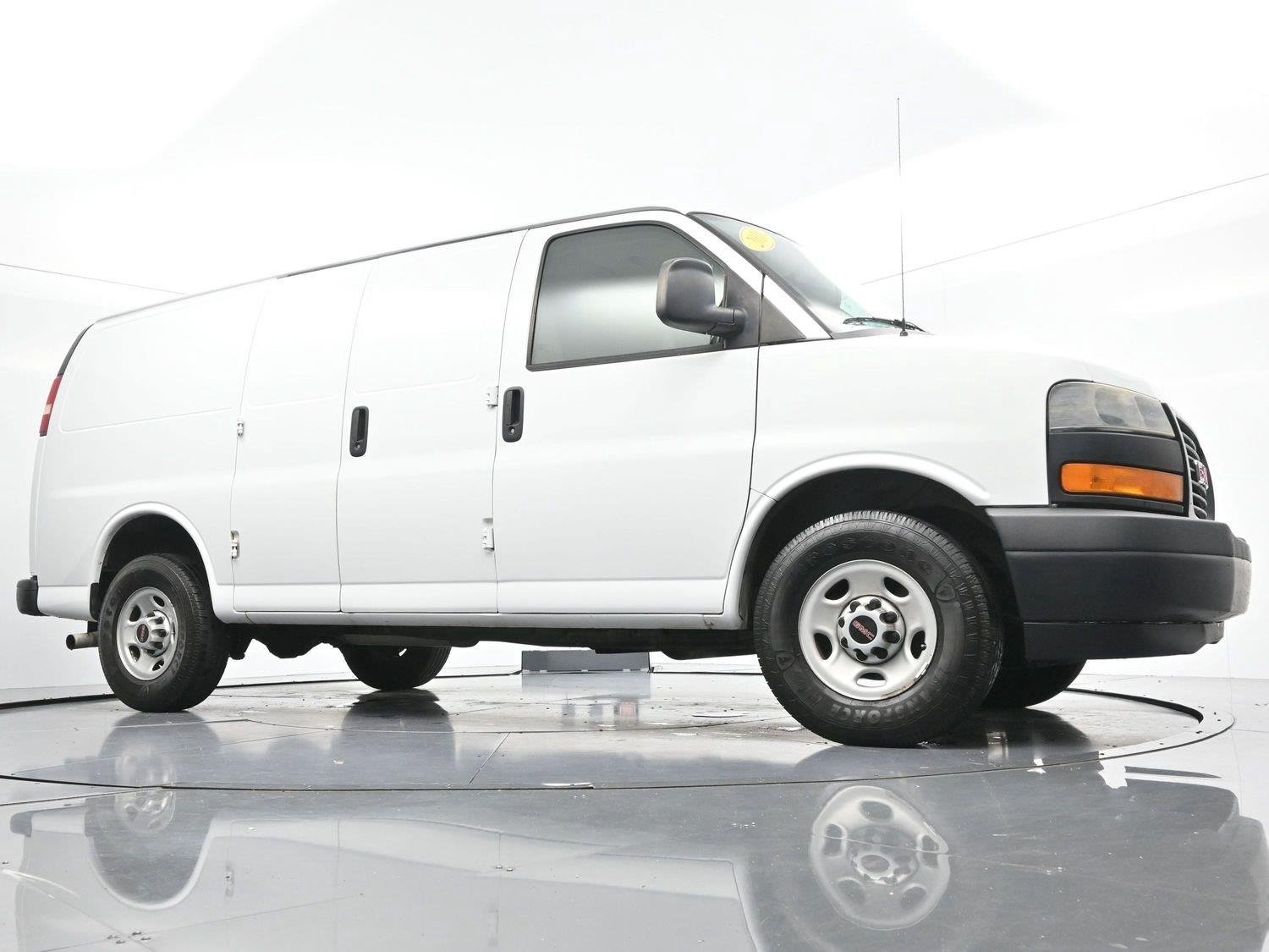 Used 2018 Summit White GMC 2500 image 38