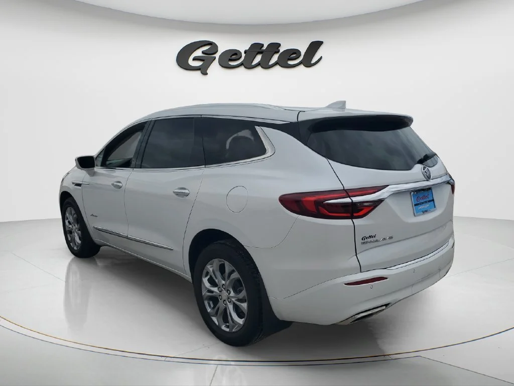 Used 2020 WHITE FROST TRICOAT Buick Avenir image 7