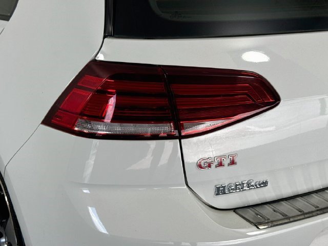 Used 2019 Pure White Volkswagen Autobahn image 31