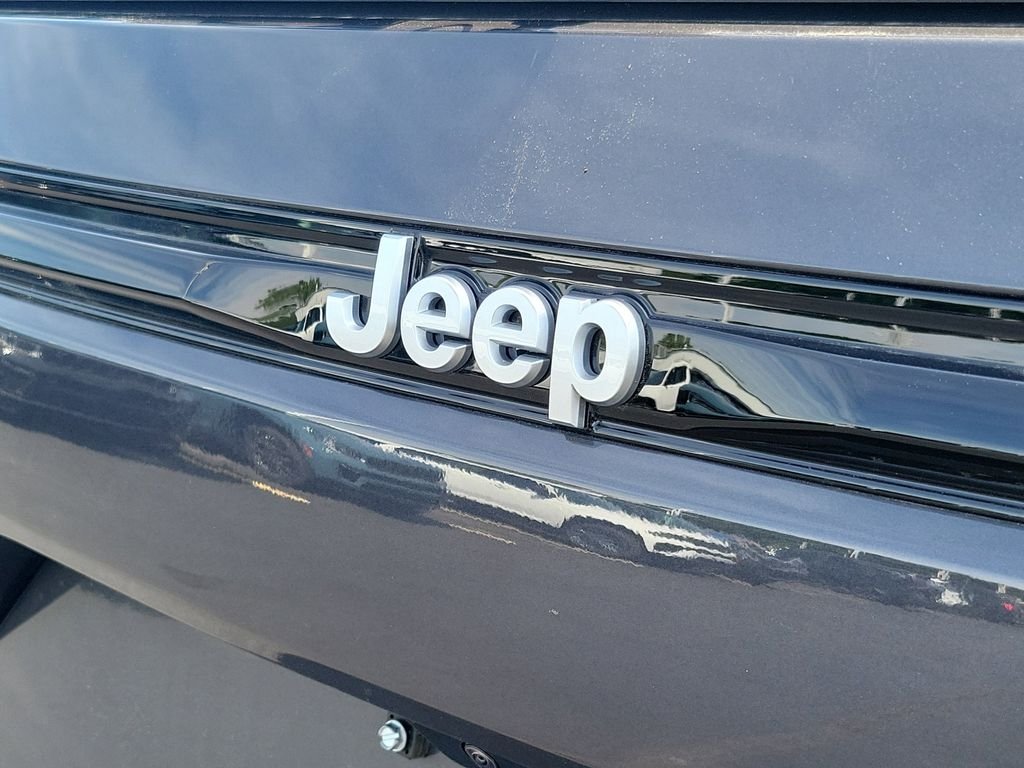 New 2026 Baltic Gray Metallic Clearcoat Jeep Laredo X image 7