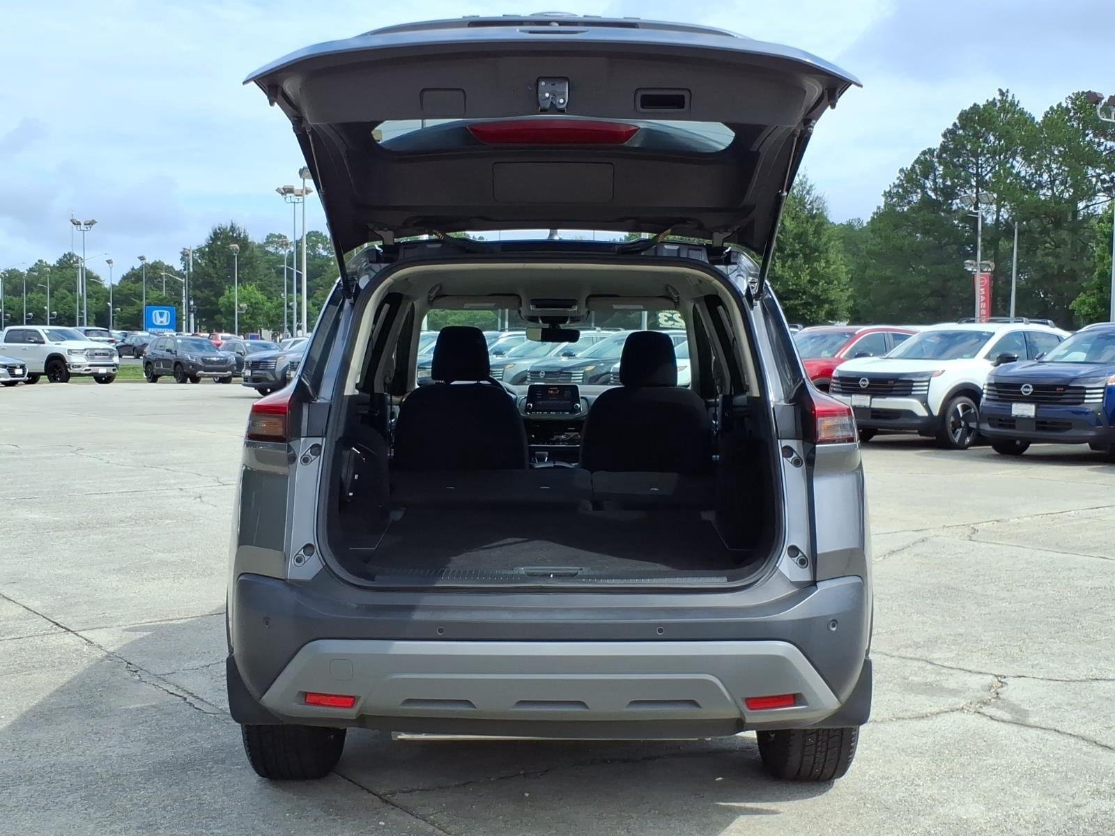 Used 2023 Gun Metallic Nissan SV image 24