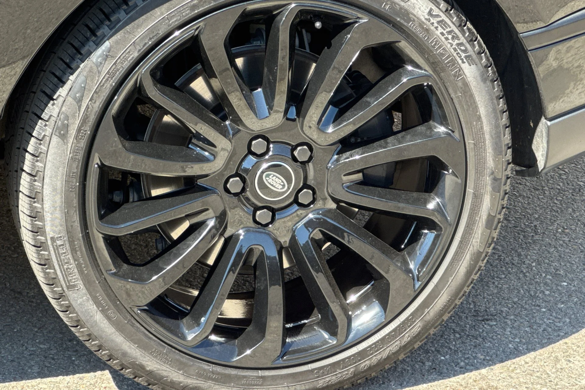 Used 2022 Black Land Rover Autobiography image 11