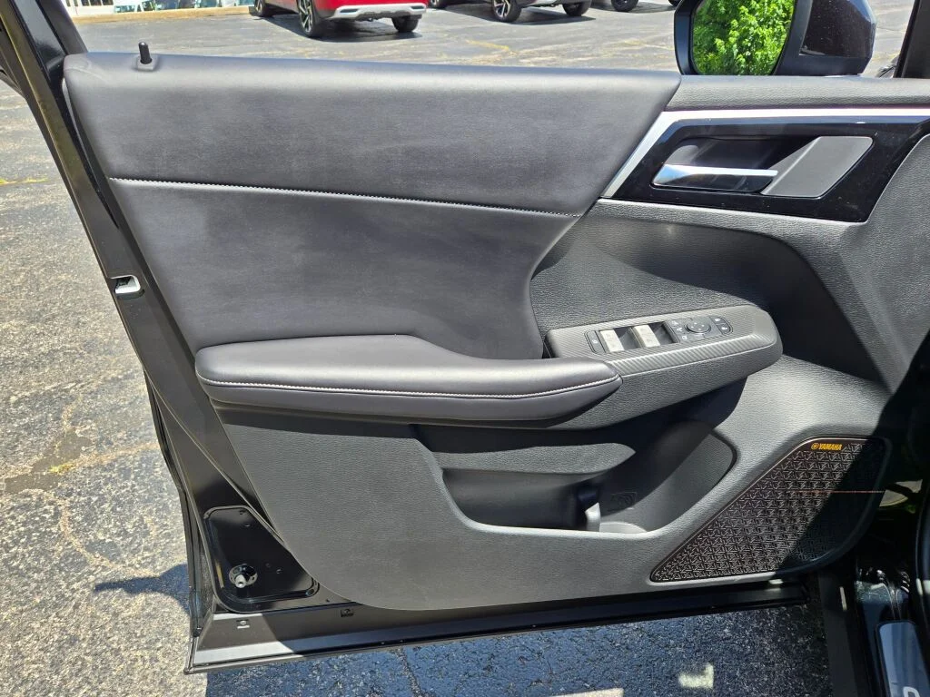 New 2026 Black Mitsubishi SE S-AWC image 21
