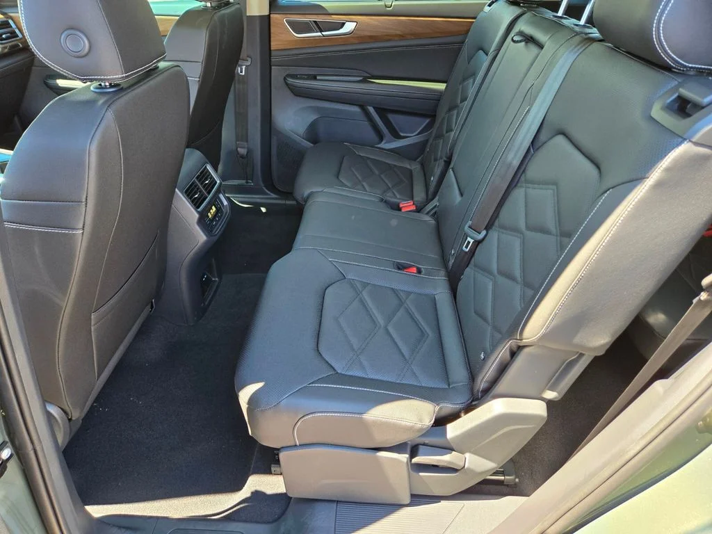New 2026 Green Volkswagen 2.0T SE w/Technology image 7