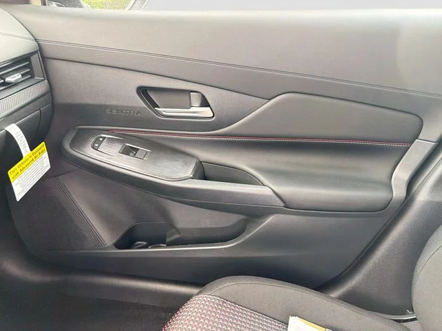 New 2026 Atlantic Gray Metallic / Super Black Two-tone Nissan SR image 19