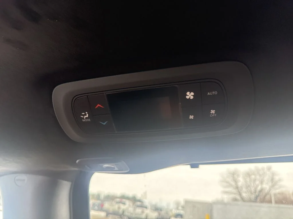 2026 Chrysler Pacifica Pinnacle - Photo 45