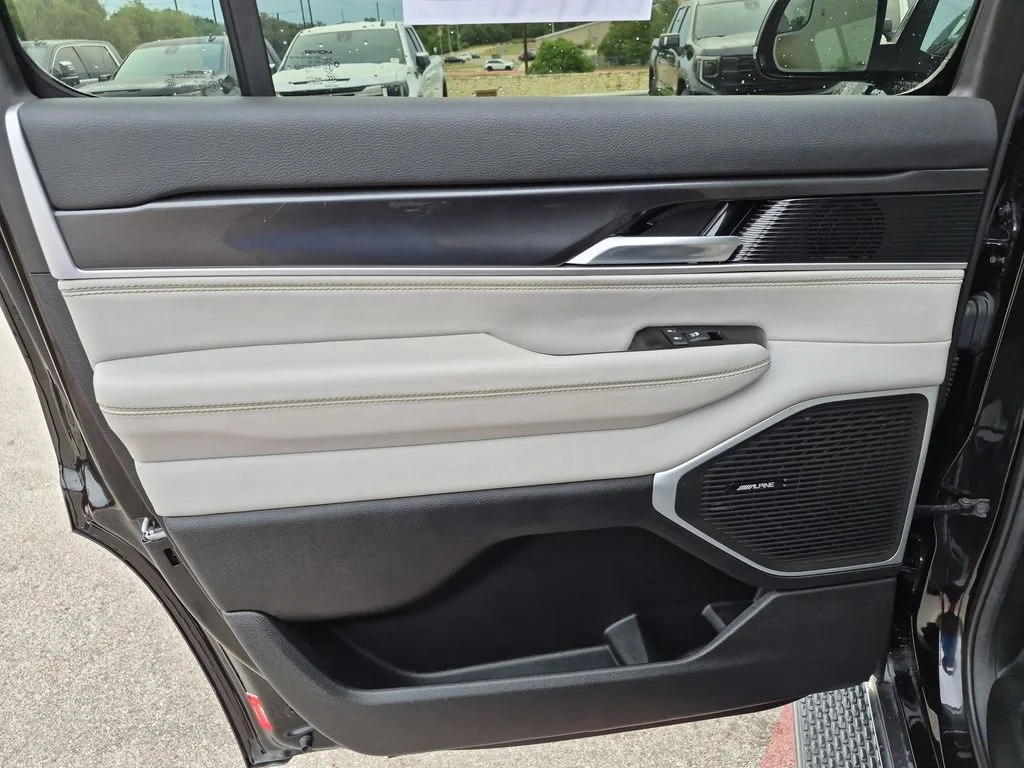 Used 2022 Black Jeep Series I image 33