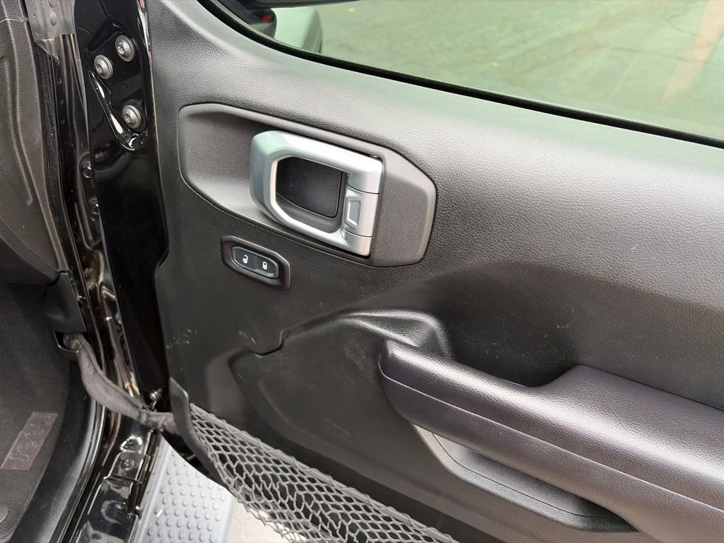 Certified Used 2018 Black Jeep Sport S image 16
