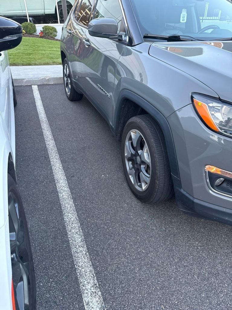 Used 2020 Gray Jeep Limited image 3