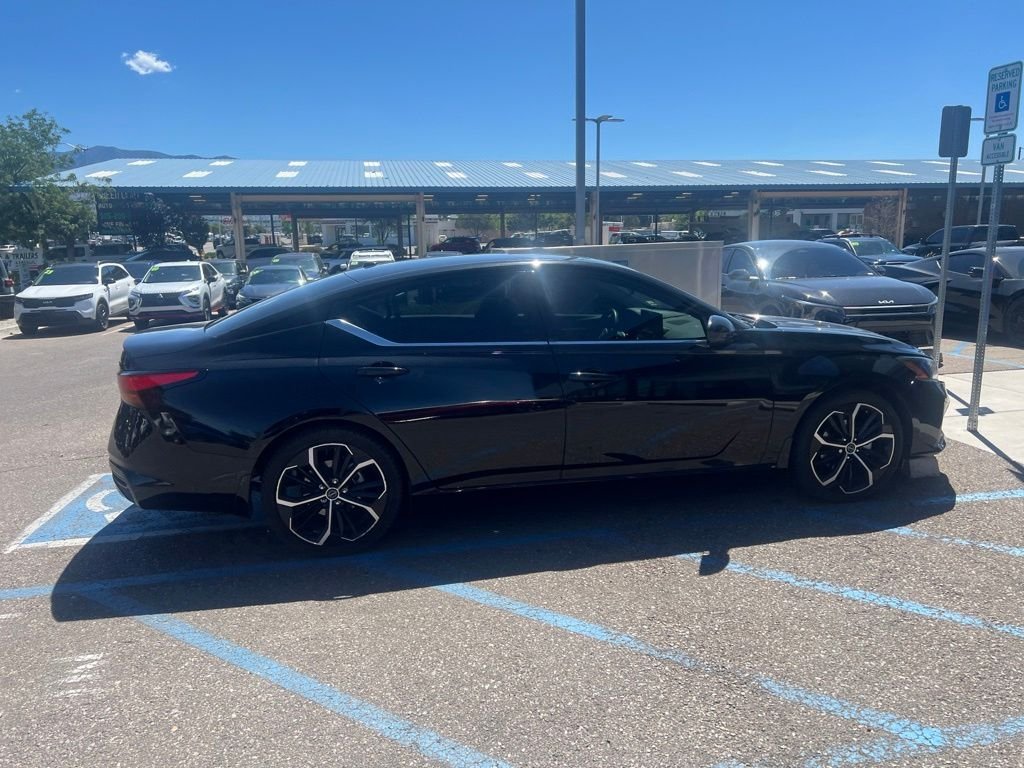Used 2024 Black Nissan 2.5 SR image 6