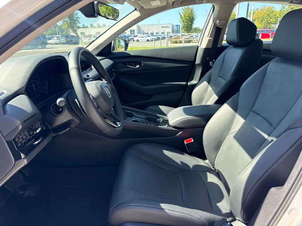 Used 2026 Platinum White Pearl Honda EX-L Hybrid image 12