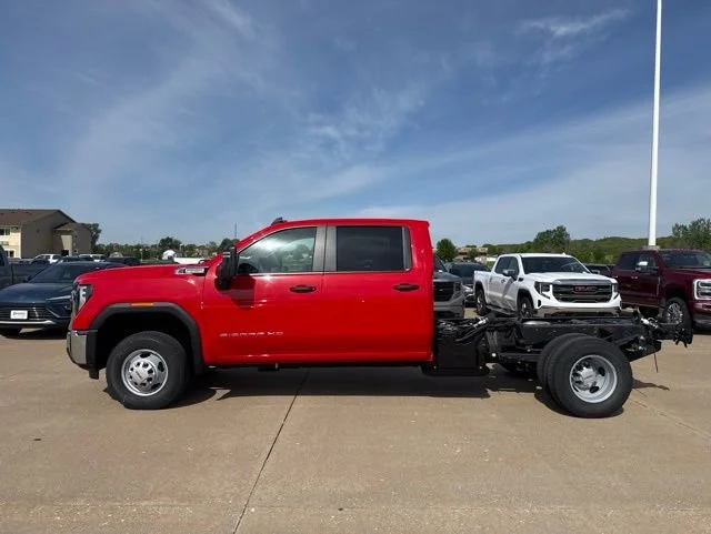 2026 GMC Sierra 3500HD Pro - Photo 6