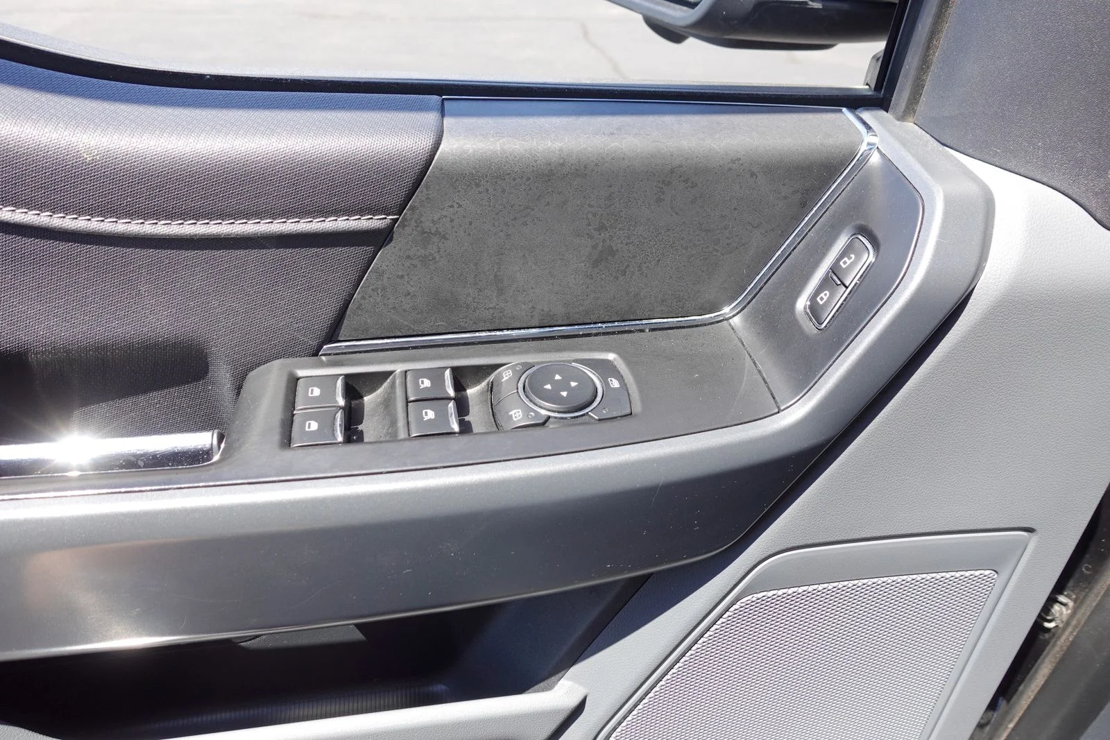 Used 2024 Black Metallic Ford XLT image 15