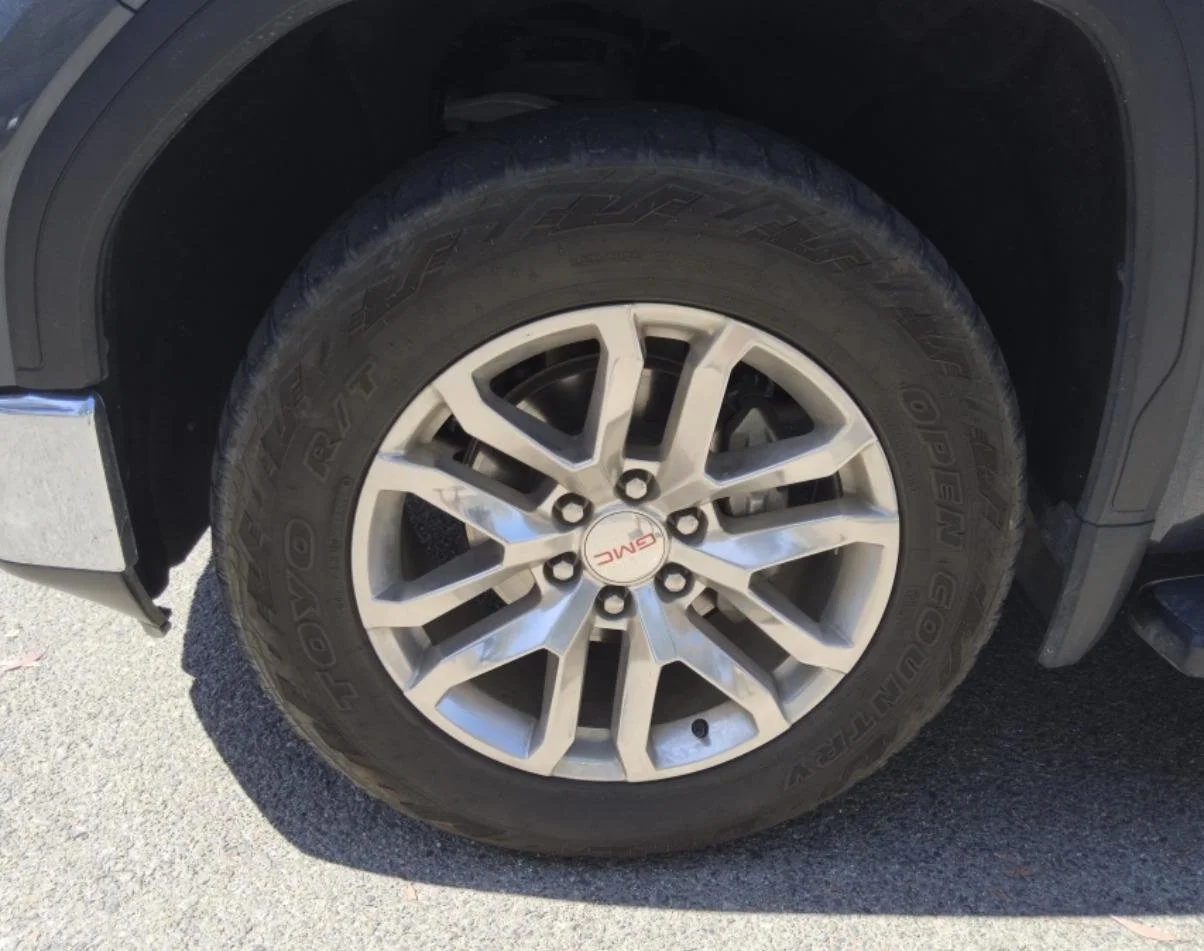 Used 2022 DARK SKY METALLIC GMC SLT image 25