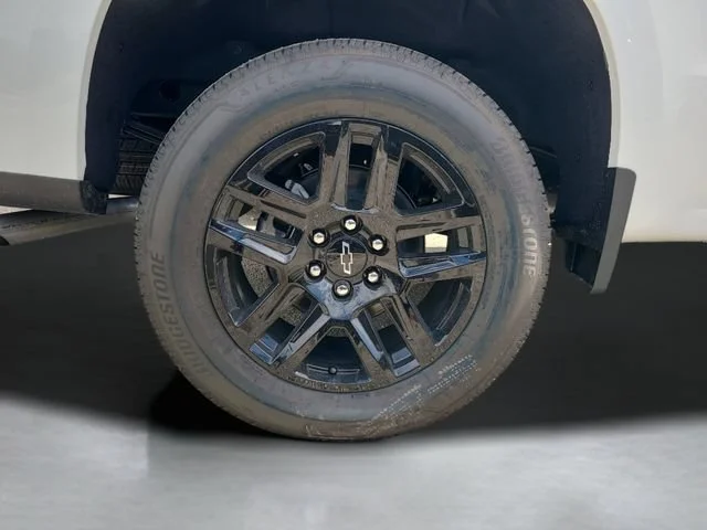 New 2026 Summit White Chevrolet RST image 32