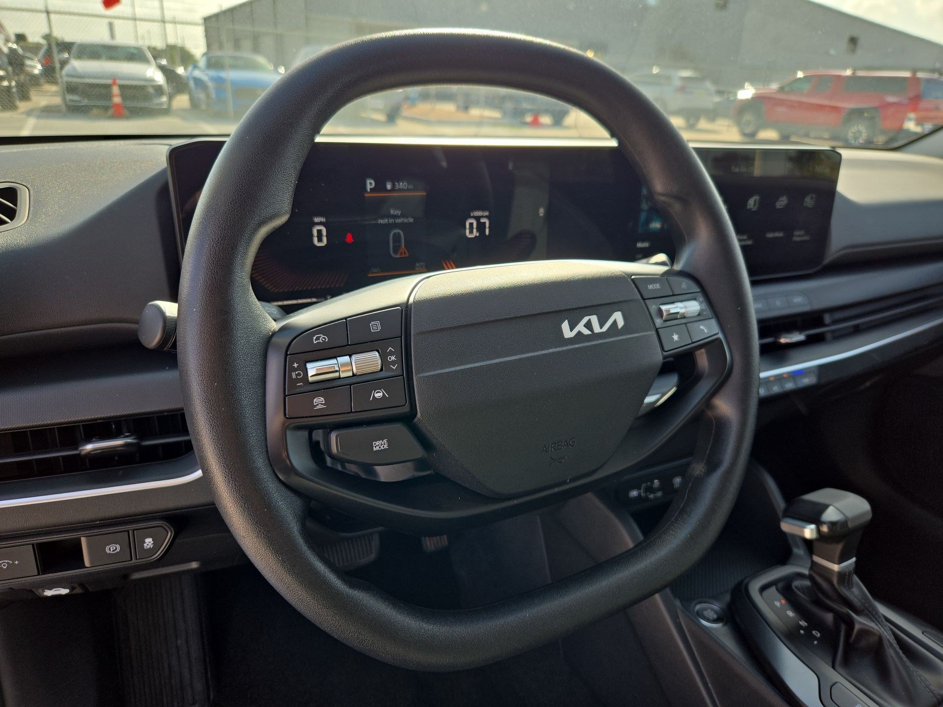 Used 2025 Snow White Pearl Kia LXS image 15