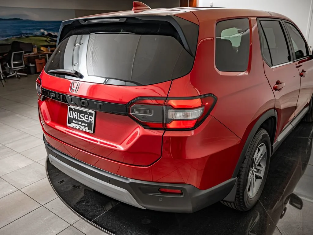 Used 2025 Radiant Red Metallic Ii Honda EX-L image 15