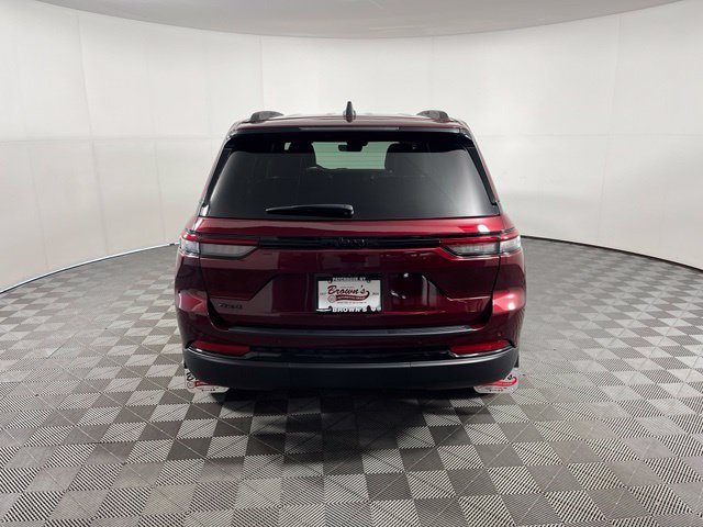 Used 2025 Red Jeep Altitude image 6