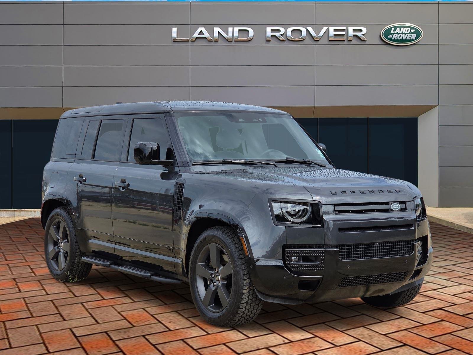 Used 2025 Carpathian Grey Premium Metallic Land Rover V8 image 3