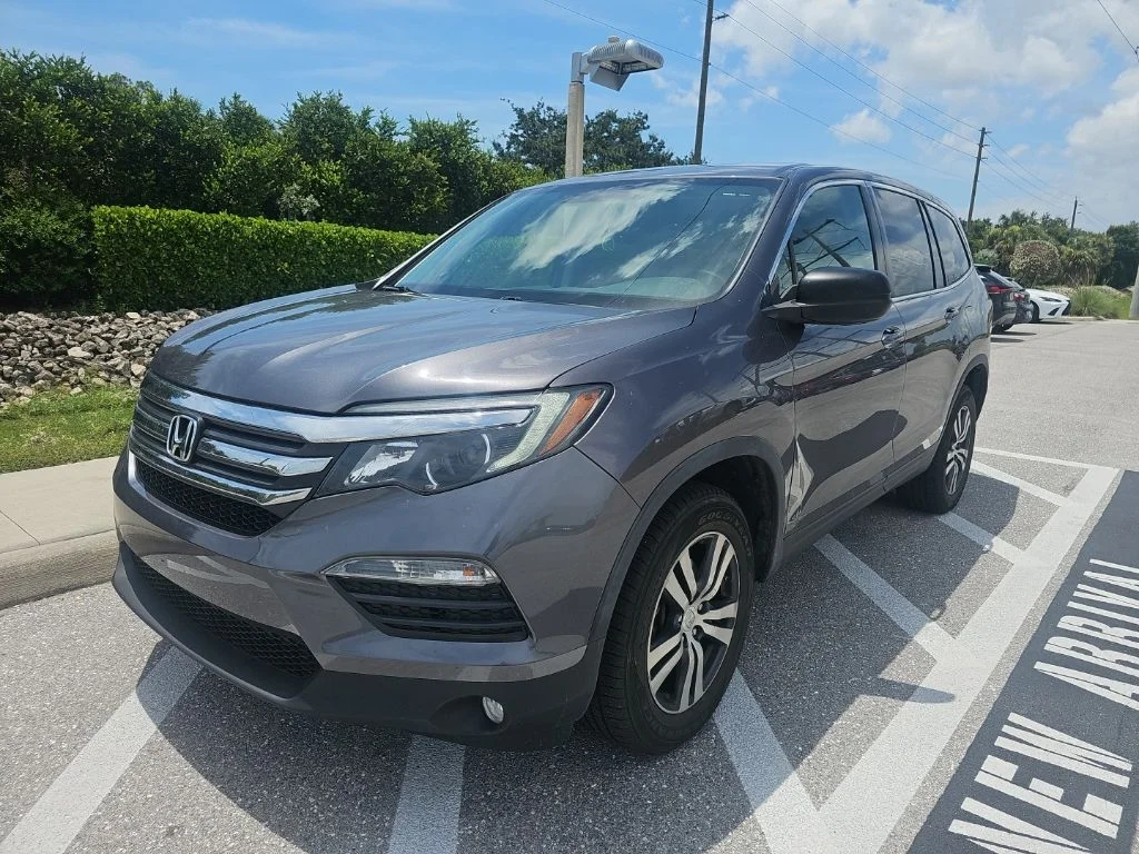 Used 2018 Modern Steel Metallic Honda EX image 1