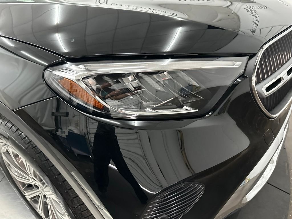 New 2026 Black Mercedes-Benz GLC 300 image 10