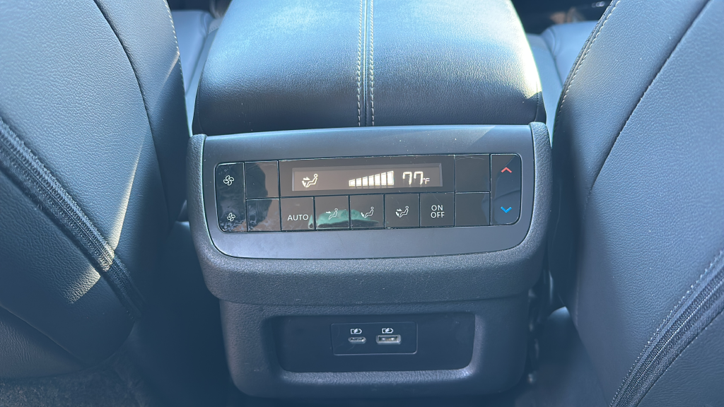 Used 2025 Super Black Nissan SL image 21