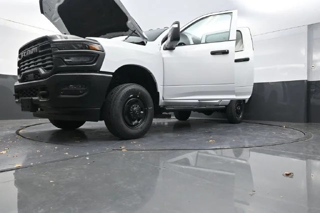 New 2026 Bright White Clear-Coat Exterior Paint RAM Tradesman image 30