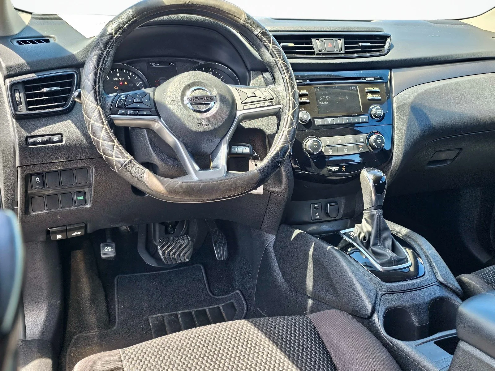Used 2018 Magnetic Black Nissan S image 29