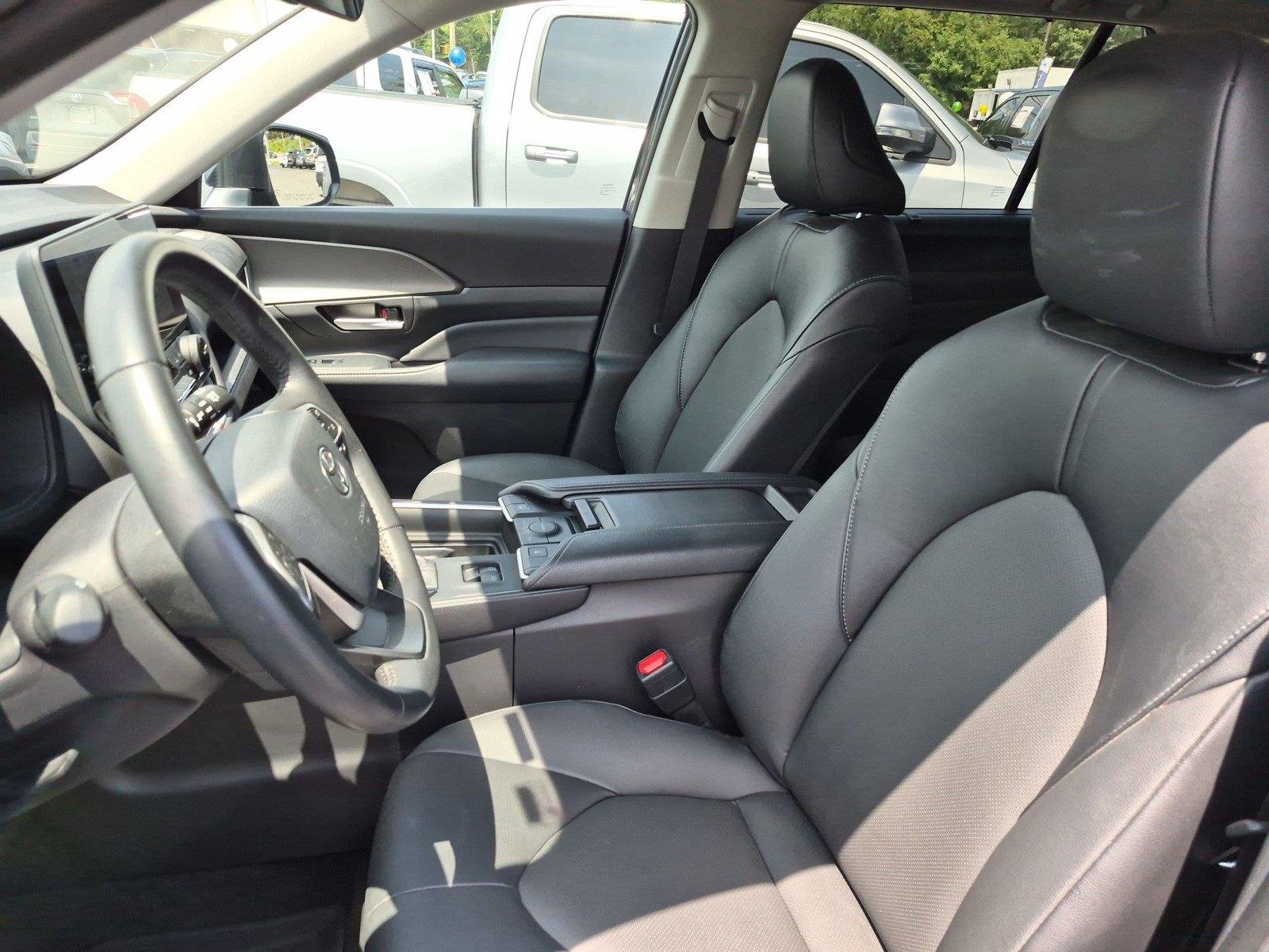 Used 2026 Storm Cloud Toyota Hybrid XLE image 18