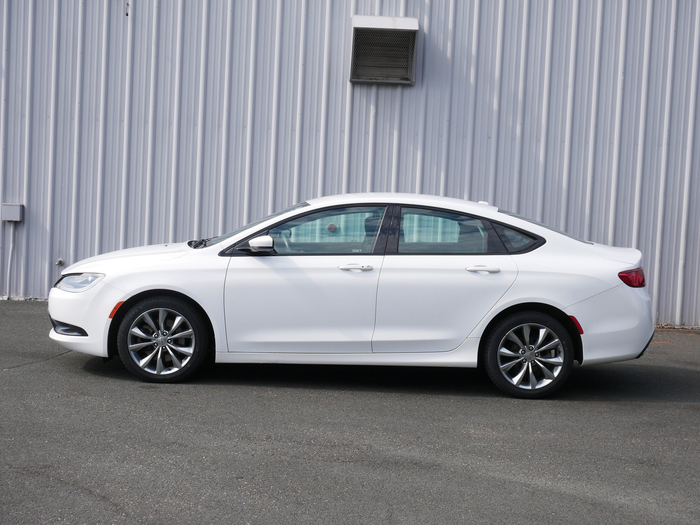 Used 2016 Chrysler 200 S with VIN 1C3CCCDG7GN163243 for sale in Hastings, MN