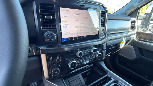 2026 Ford F-350 Super Duty Lariat - Photo 29