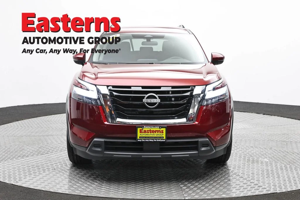 Used 2025 Red Nissan SV image 2