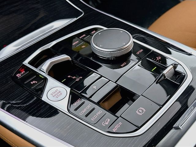New 2027 Brooklyn Grey Metallic BMW xDrive40i image 17
