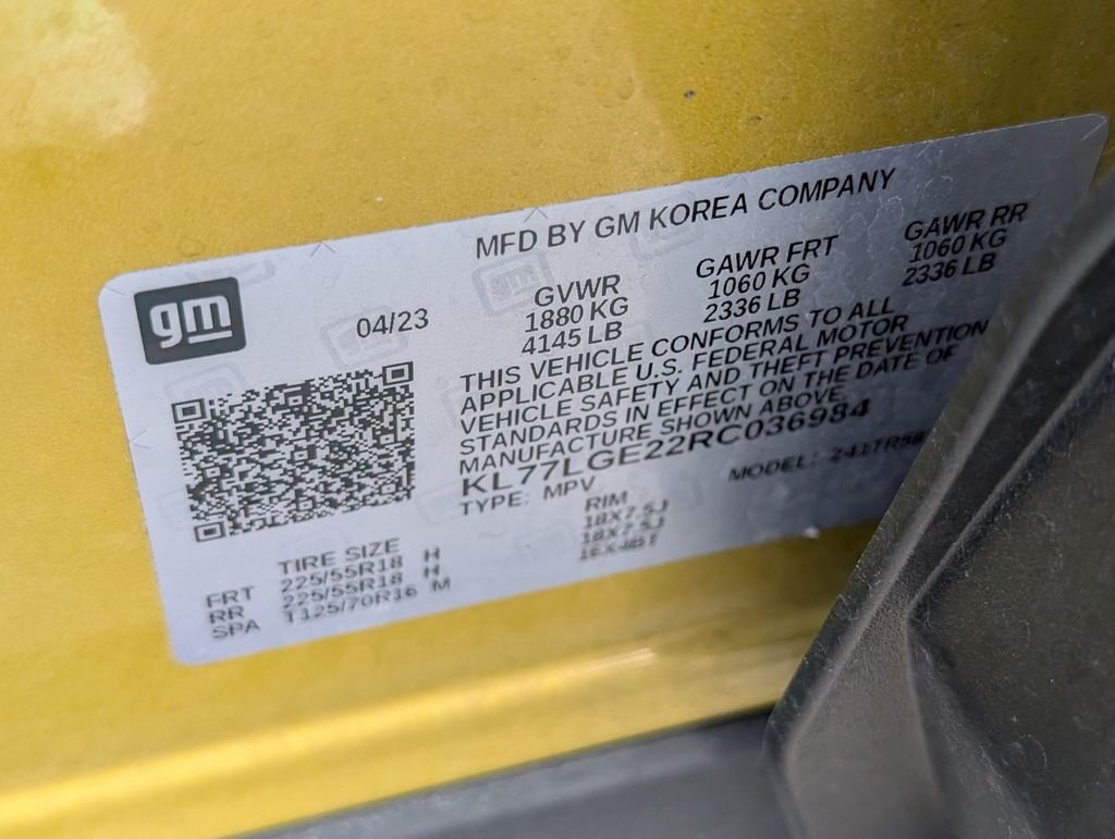 Used 2024 Yellow Chevrolet 1RS image 31
