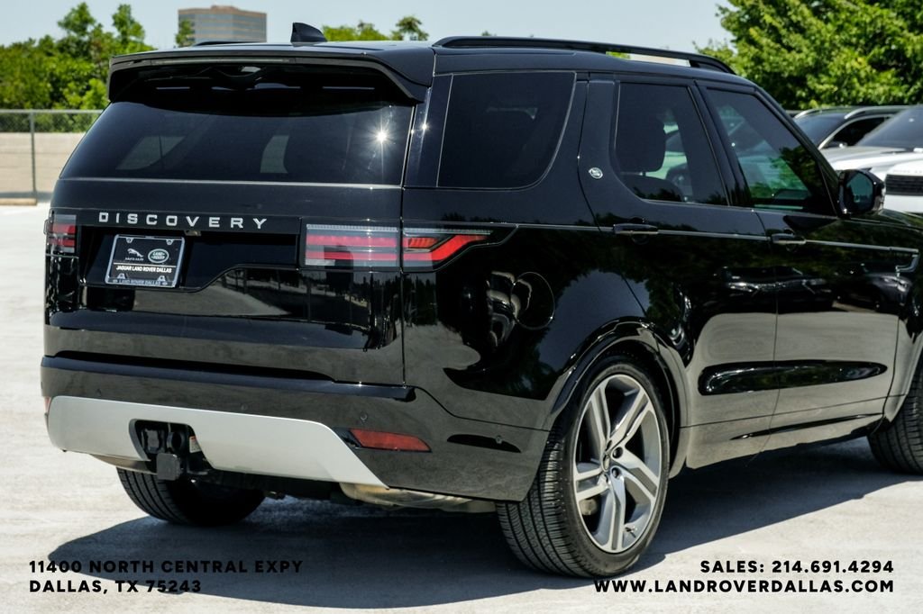 Certified Used 2025 Black Land Rover Metropolitan Edition image 9