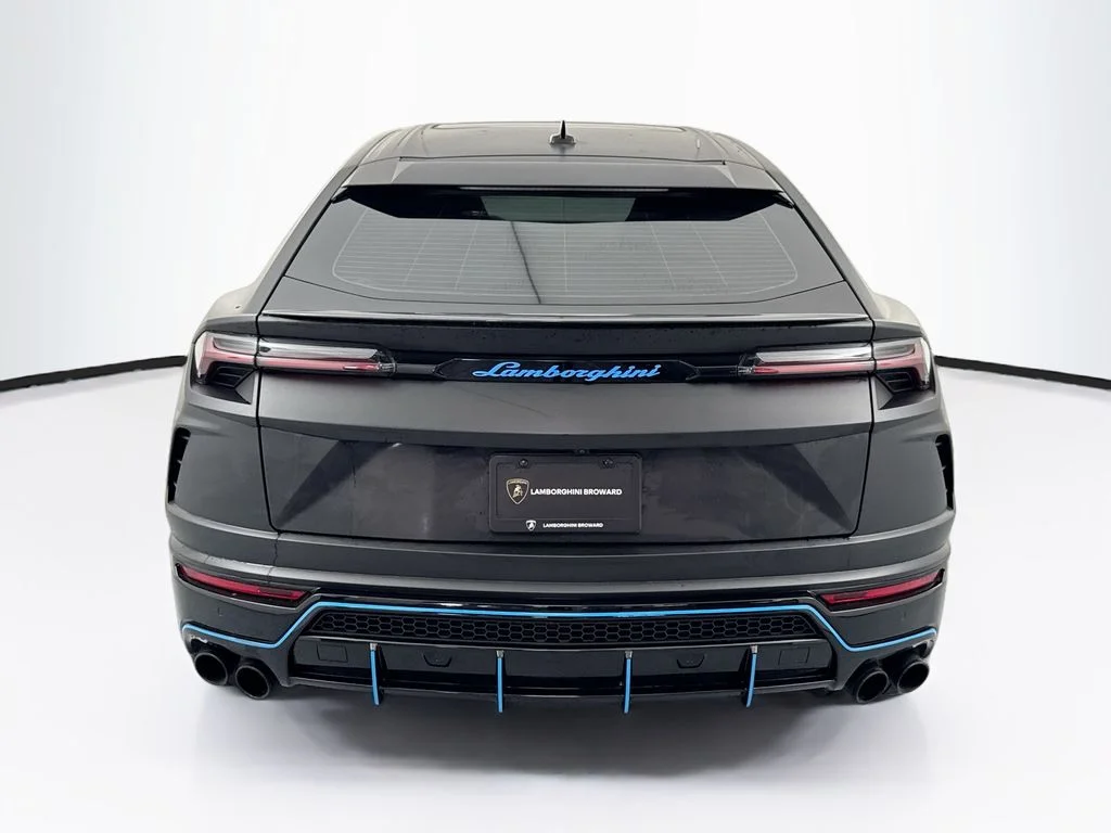 Used 2022 Black Lamborghini  image 6