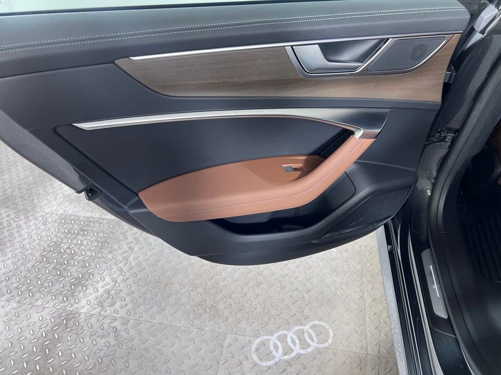 Used 2024  Audi 55 Prestige image 22