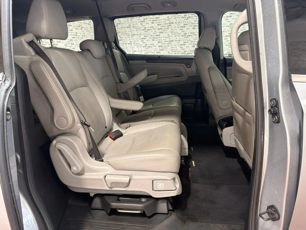 Used 2019 Lunar Silver Metallic Honda Elite image 12