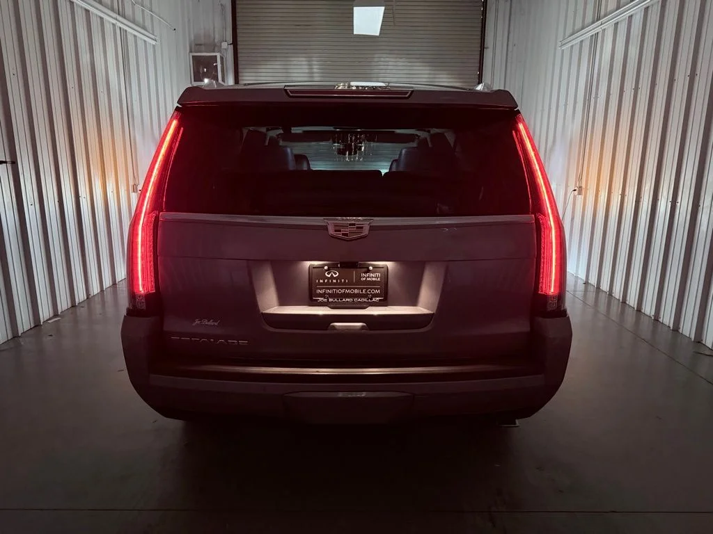 Used 2020 Gray Cadillac Luxury image 9