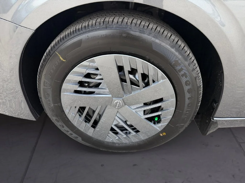 New 2027 Gray Nissan S image 9