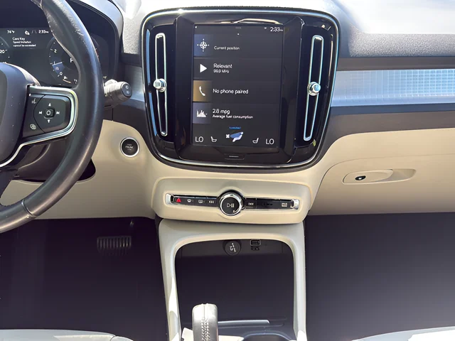 Used 2021 Blue Volvo Momentum image 22